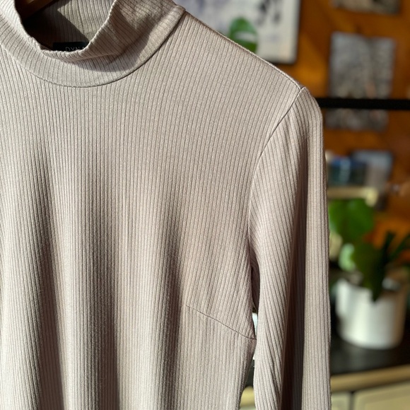 Dynamite Taupe Ribbed High-Neck Dress - Picture 10 of 14